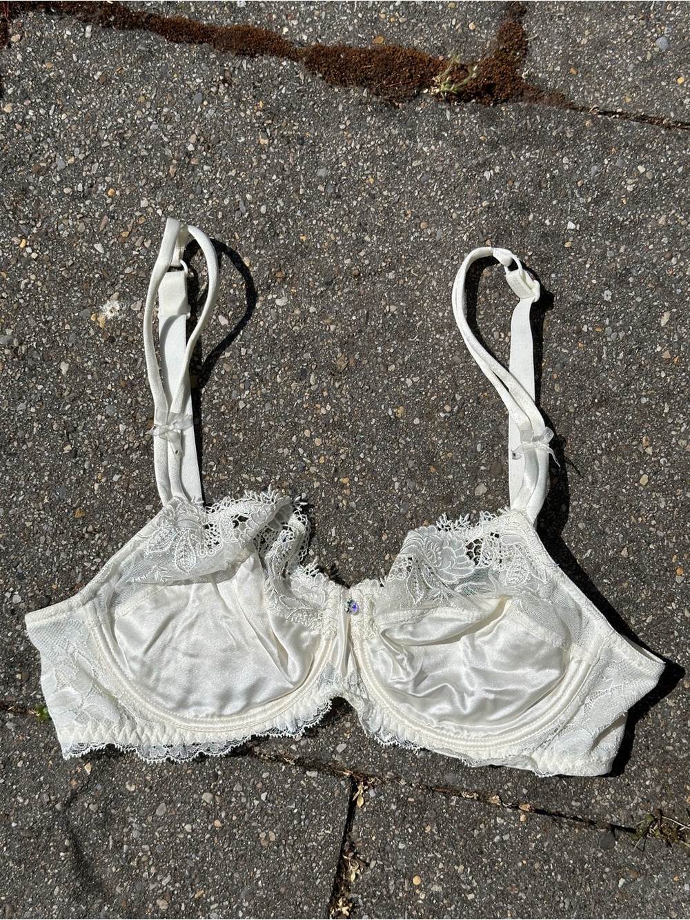 Lise Charmel Luxury Floral Lace Bra White Swarovski Rhinestone 32D